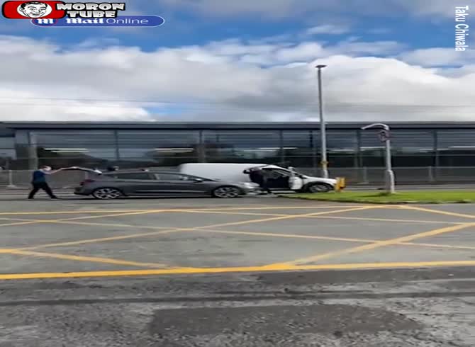 Video :An actual clan conflict develops from a road rage